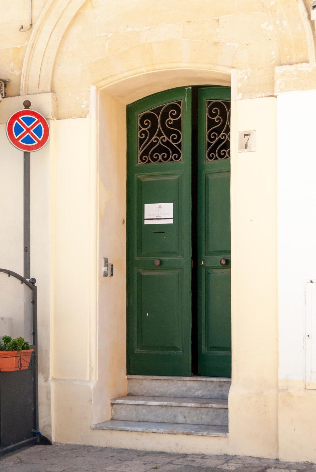 ليتشي La Pigna Bianca Suites المظهر الخارجي الصورة